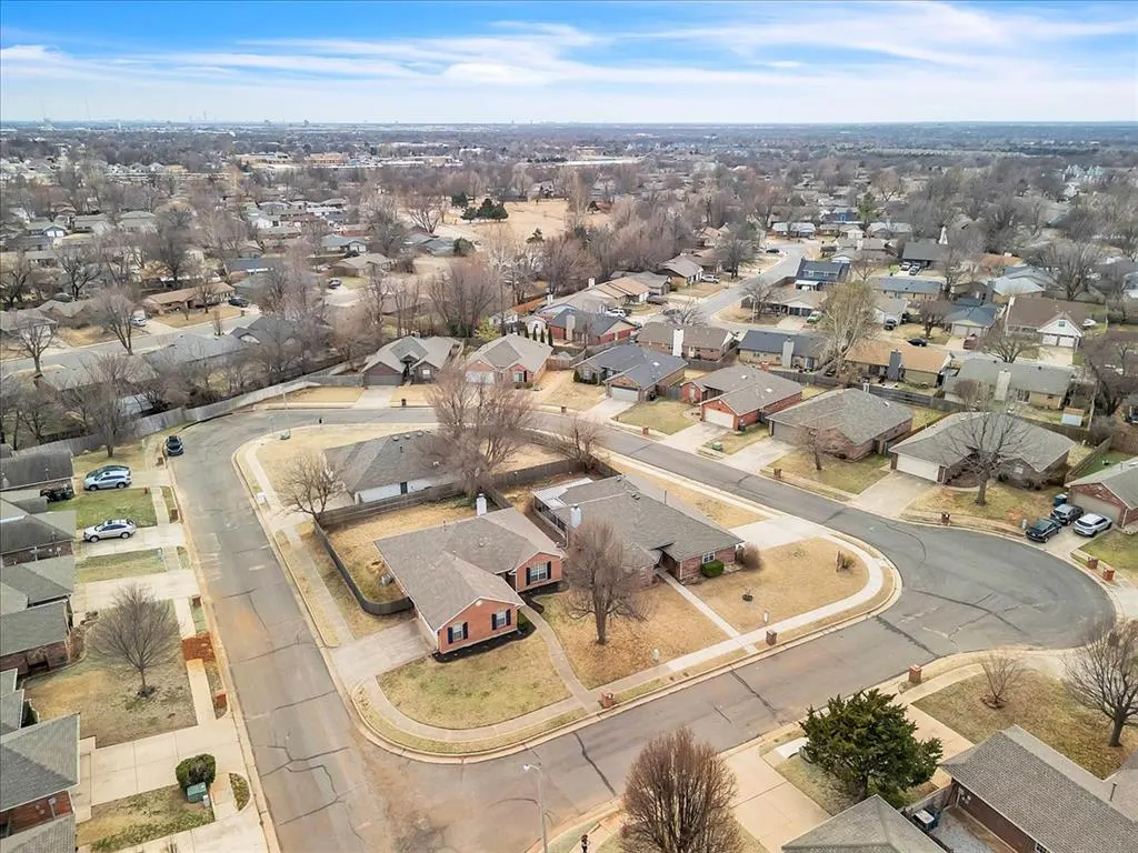 Photo 37 — 401 Whitehouse Lane, Edmond, OK 73003
