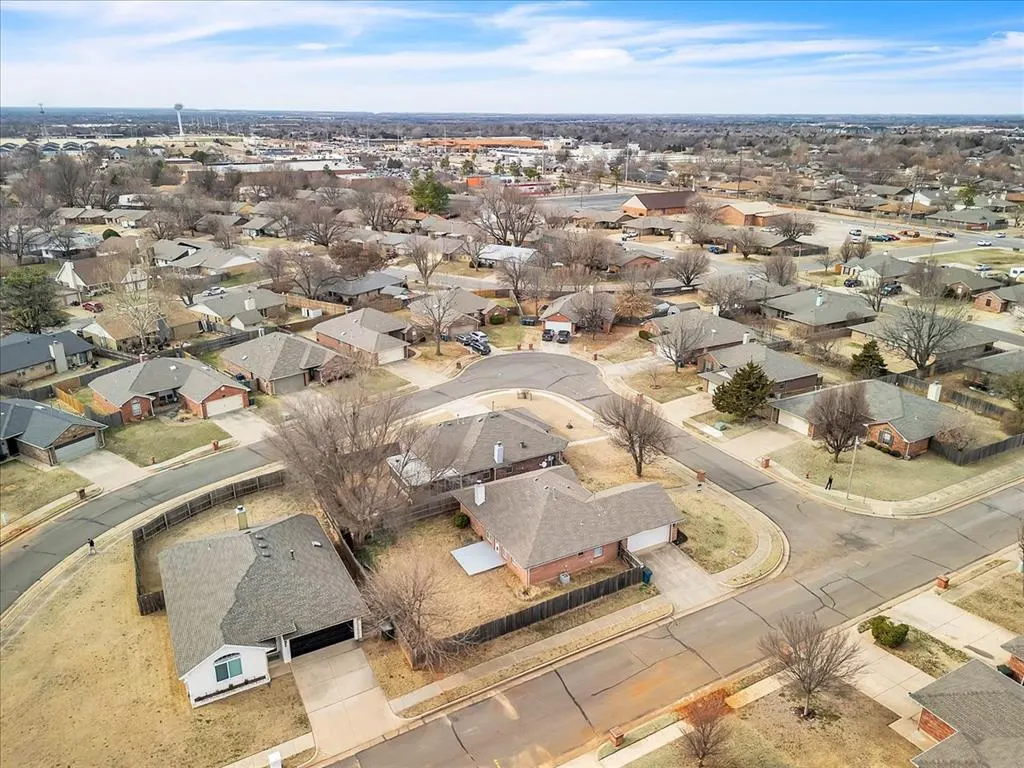 Photo 38 — 401 Whitehouse Lane, Edmond, OK 73003
