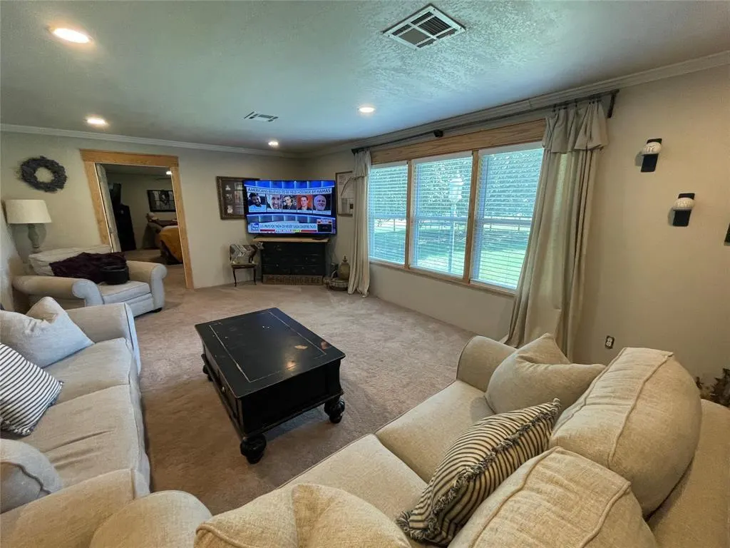 Photo 9 — 513 E Monroe Street, Maud, OK 74854