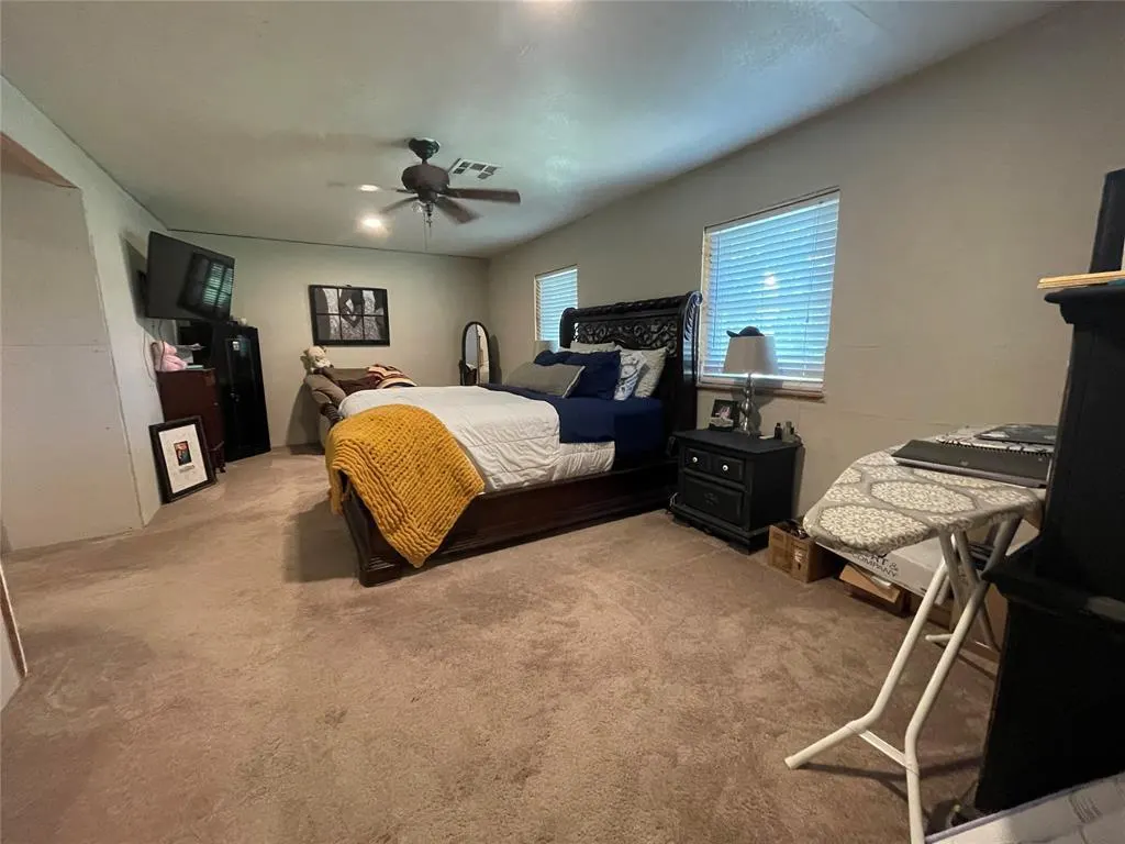 Photo 16 — 513 E Monroe Street, Maud, OK 74854