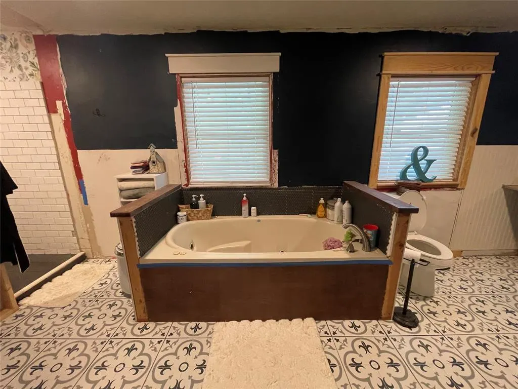 Photo 20 — 513 E Monroe Street, Maud, OK 74854