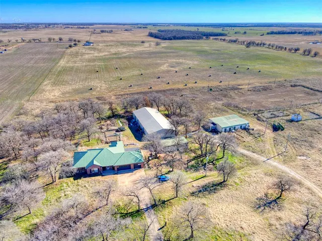 Photo 2 — 15245 N 2970 Road, Crescent, OK 73028