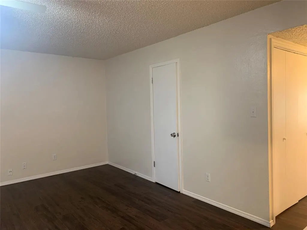 Photo 5 — 997 N 5th Street, Noble, OK 73068
