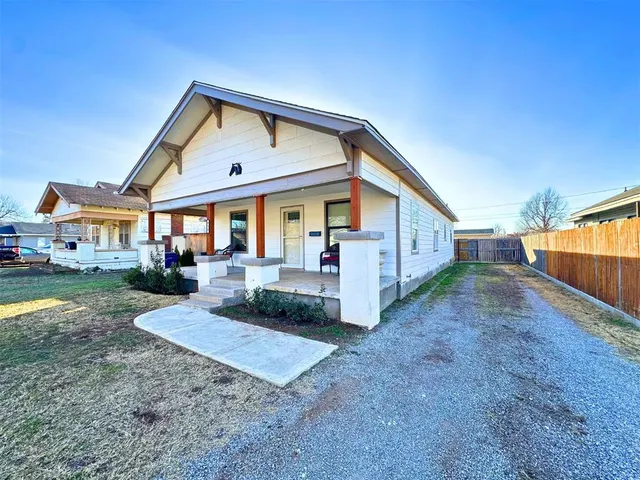 Photo 3 — 814 S Ellison Avenue, El Reno, OK 73036
