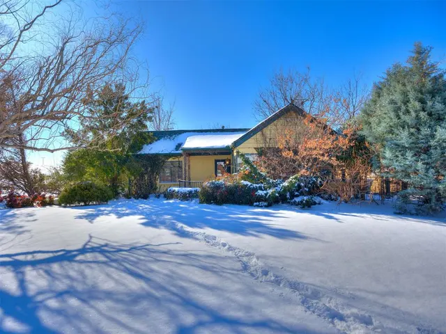 Photo 4 — 200 Edgemere Court, Oklahoma City, OK 73118
