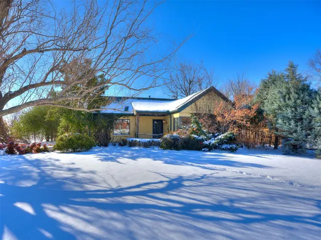 Photo 5 — 200 Edgemere Court, Oklahoma City, OK 73118