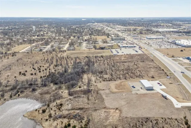 Photo 3 — 14th St & E Hubbard Rd, Ponca City, OK 74604