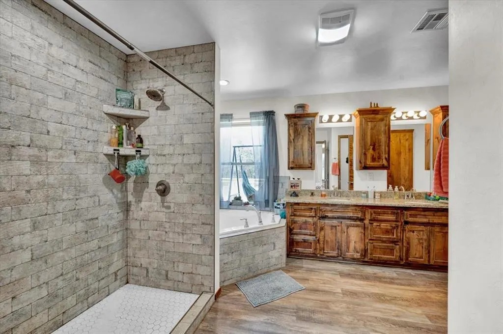 Photo 37 — 860253 S 3503 Road, Chandler, OK 74834