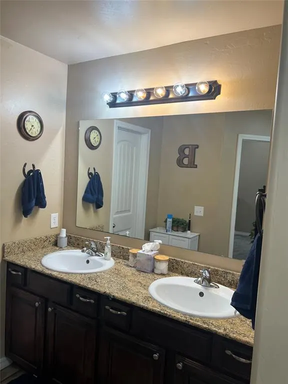 Photo 11 — 2101 Morris Lane, Sayre, OK 73662