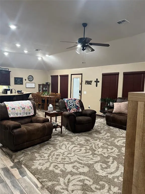 Photo 12 — 2101 Morris Lane, Sayre, OK 73662