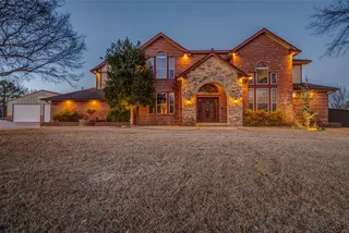 Sold home at 1902 W Lakewood Drive