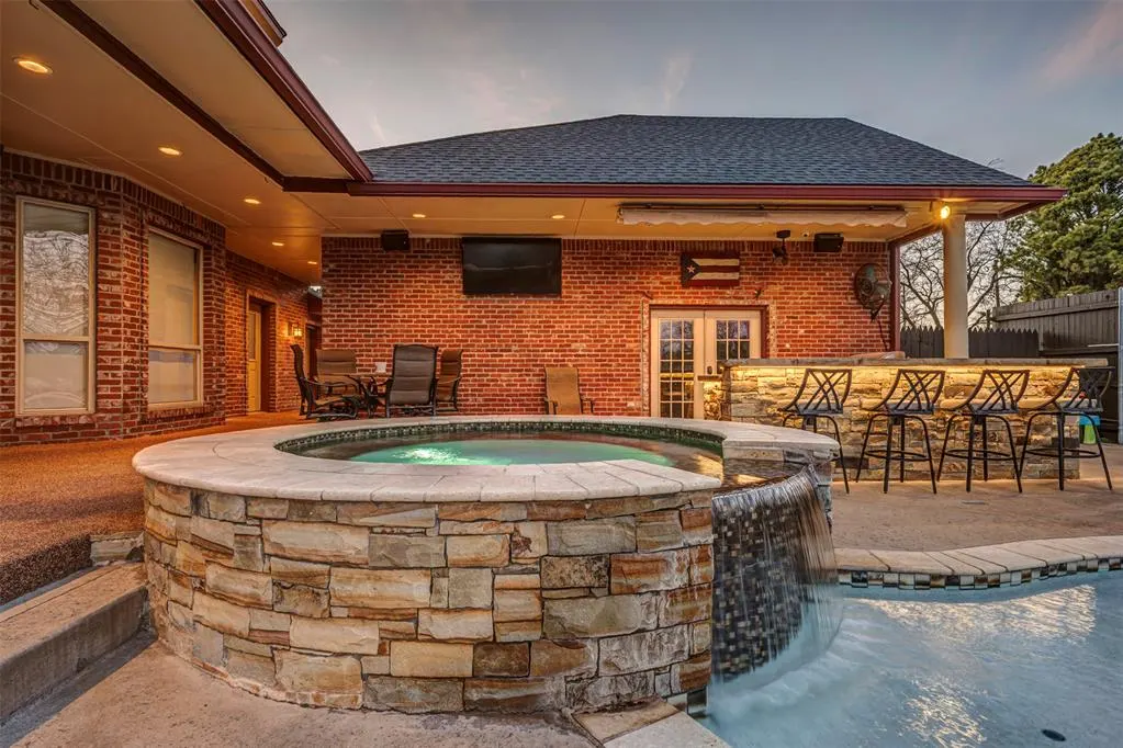 Photo 8 — 1902 W Lakewood Drive, Guthrie, OK 73044