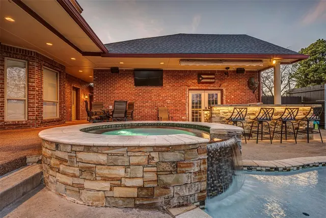 Photo 8 — 1902 W Lakewood Drive, Guthrie, OK 73044