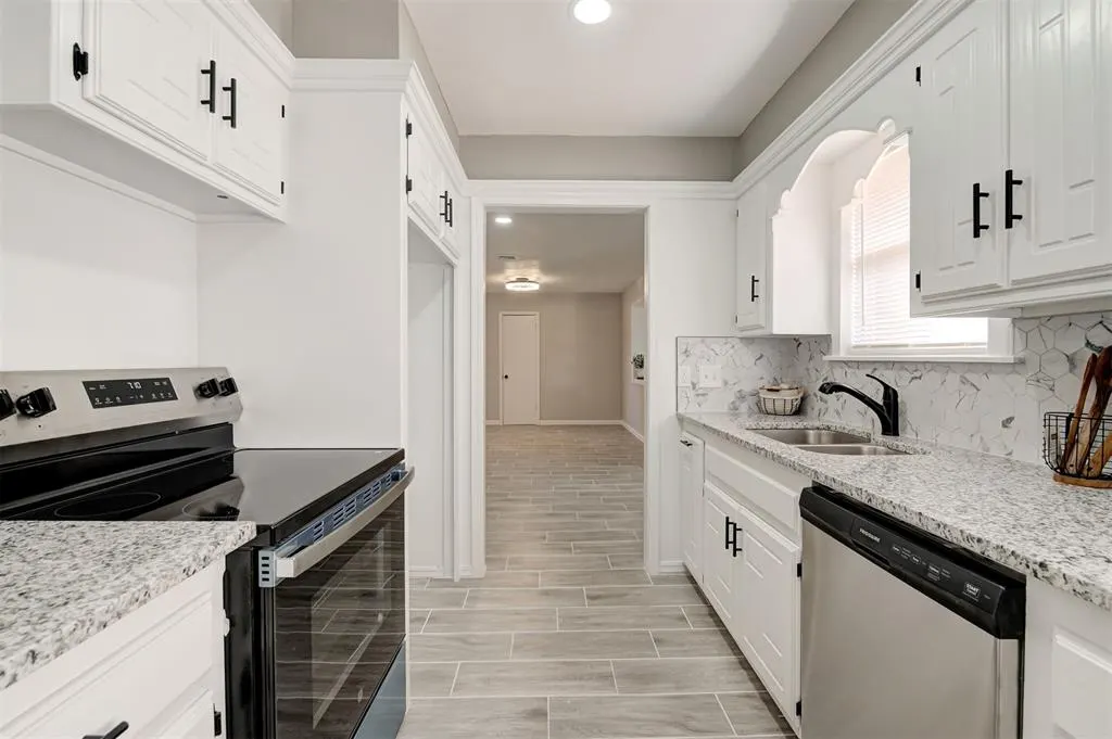 Photo 13 — 3026 SW 53rd Street, Oklahoma City, OK 73119