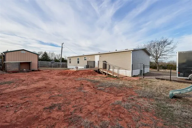 Photo 2 — 2530 County Street 2976, Blanchard, OK 73010