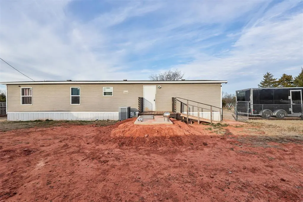 Photo 3 — 2530 County Street 2976, Blanchard, OK 73010