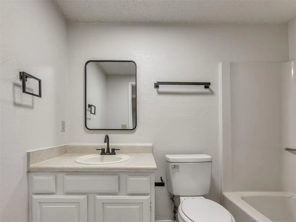 Photo 18 — 8401 Wakefield Street, Oklahoma City, OK 73149