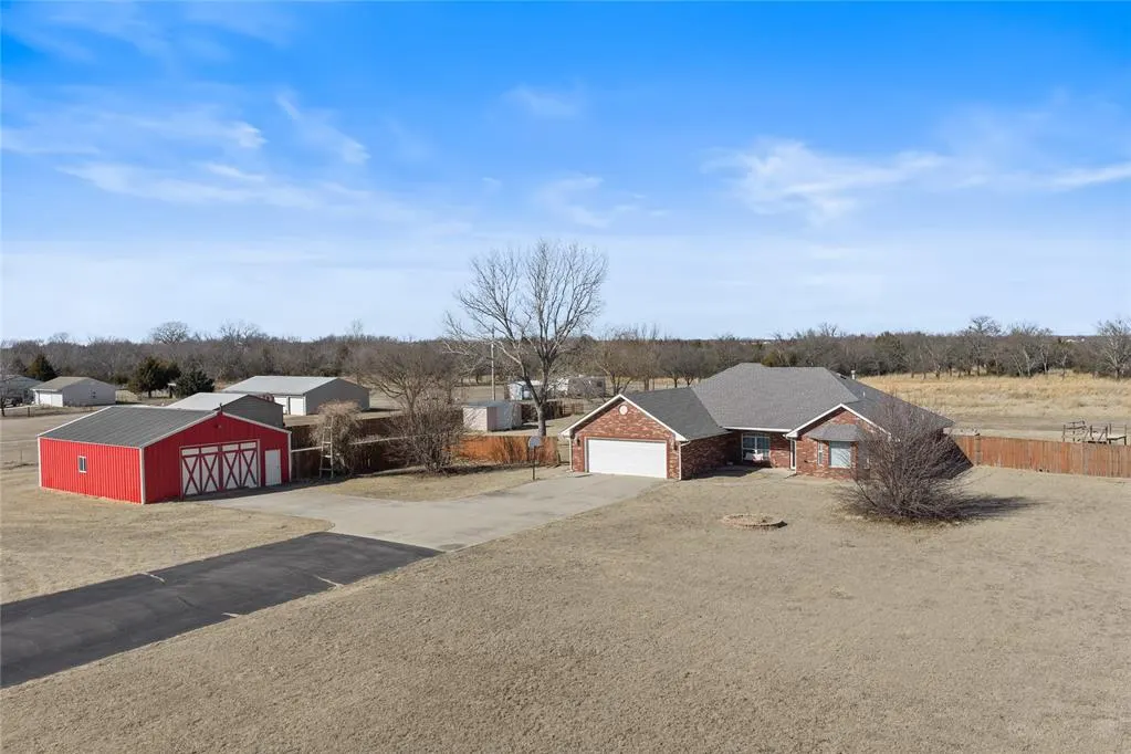 Front exterior — 1835 E Redbud Road, Washington, OK 73093