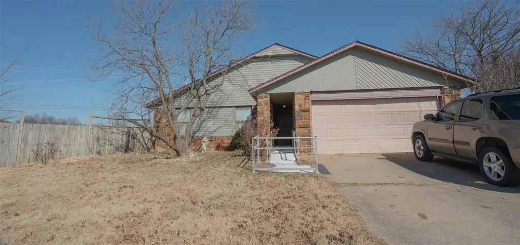 Front exterior — 501 E 141st Place, Glenpool, OK 74033
