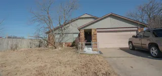 Sold home at 501 E 141st Place