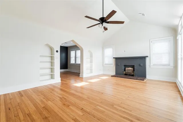 Photo 6 — 527 NW 22nd Street, Oklahoma City, OK 73103