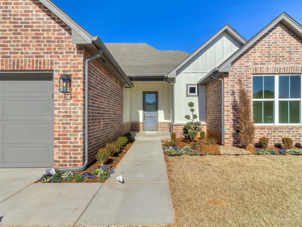 Photo 2 — 3344 Sagebrush Place, Yukon, OK 73099