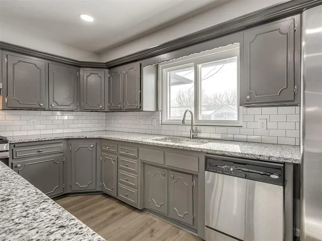 Photo 12 — 418 E Atkinson Drive, Midwest City, OK 73110