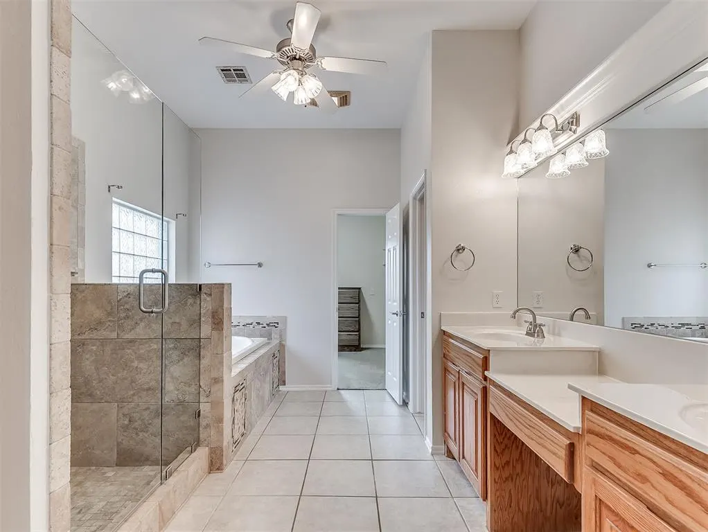 Photo 10 — 1100 Kingsway Avenue, Yukon, OK 73099