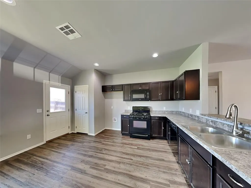 Photo 5 — 11709 NW 134th Street, Piedmont, OK 73078