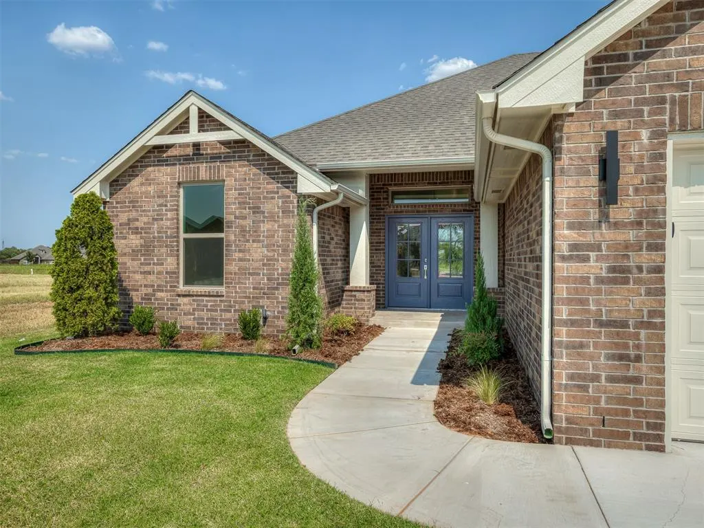 Photo 3 — 5008 Vine Cliff Road, Mustang, OK 73064