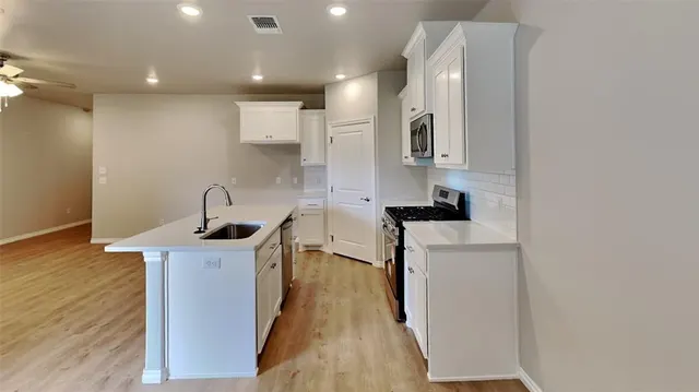 Photo 6 — 7008 Labelle Drive, Warr Acres, OK 73132
