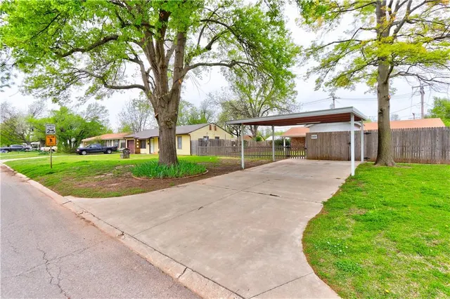 Photo 4 — 5901 N Macarthur Boulevard C, Warr Acres, OK 73122