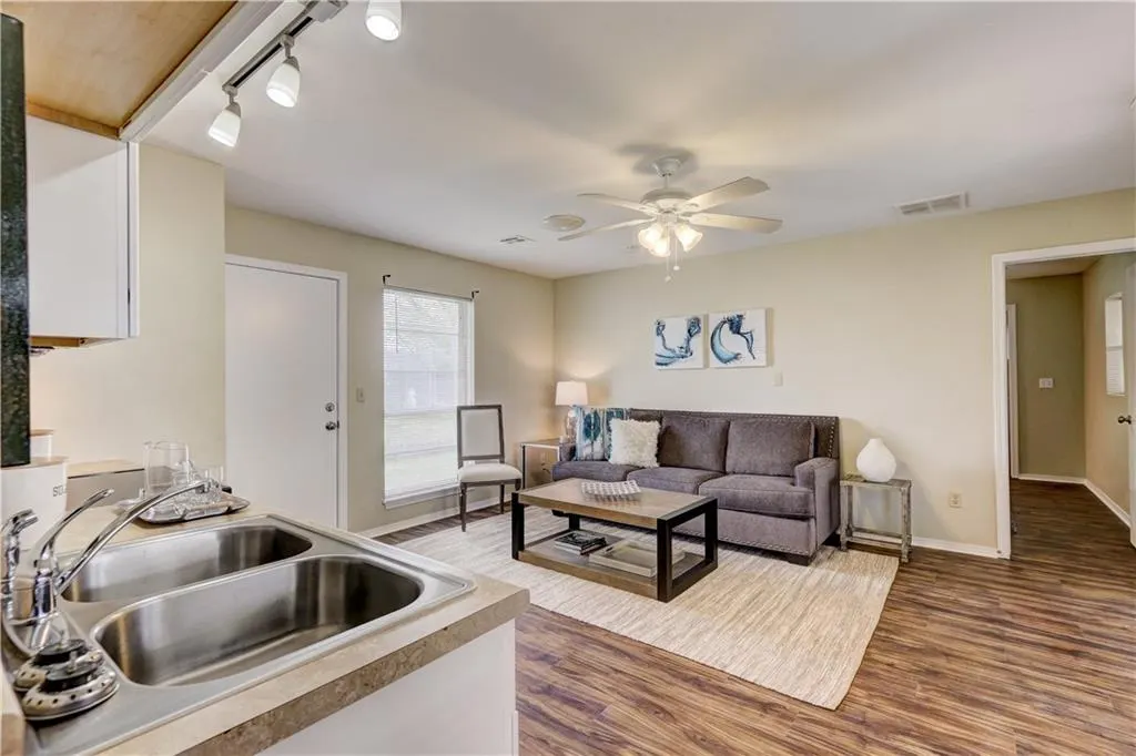 Photo 12 — 5901 N Macarthur Boulevard C, Warr Acres, OK 73122