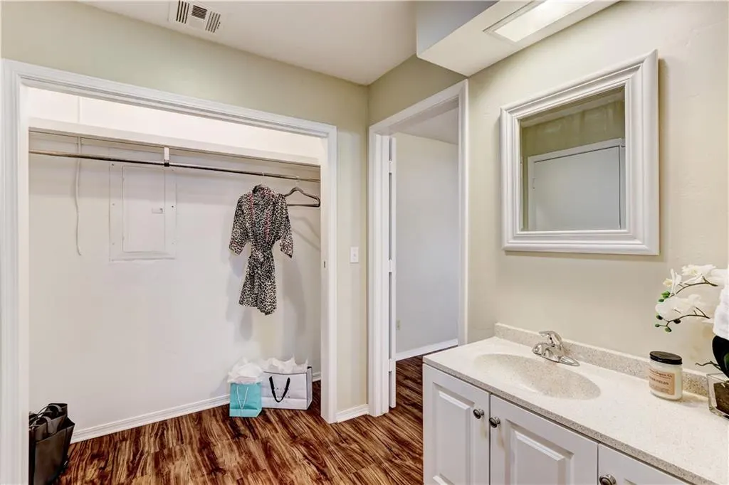 Photo 22 — 5901 N Macarthur Boulevard C, Warr Acres, OK 73122