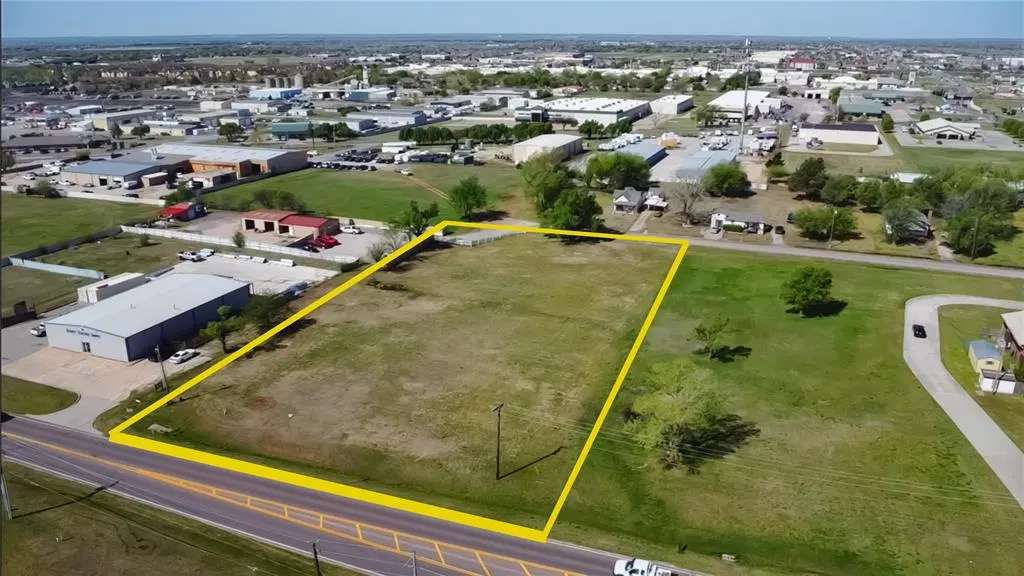 Front exterior — 2097 S Eastern Avenue, Moore, OK 73160