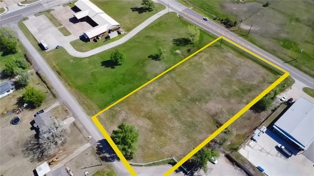 Photo 3 — 2097 S Eastern Avenue, Moore, OK 73160