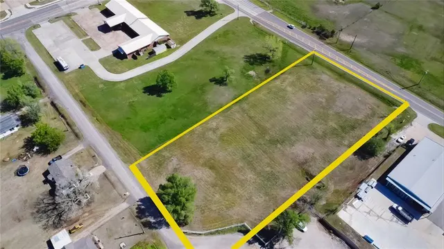 Photo 3 — 2097 S Eastern Avenue, Moore, OK 73160