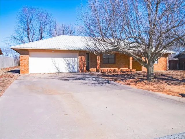 Front exterior — 311 Crestview Drive, Elgin, OK 73538