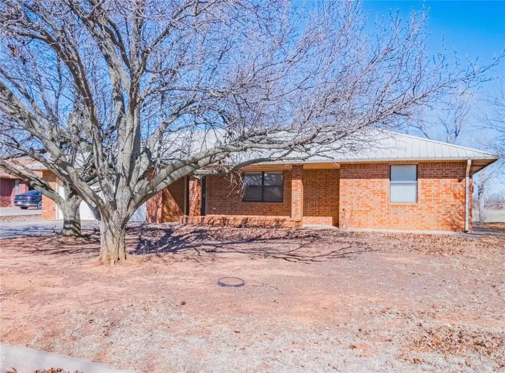 Photo 3 — 311 Crestview Drive, Elgin, OK 73538