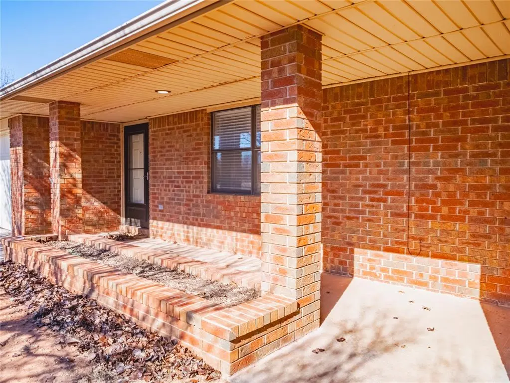 Photo 6 — 311 Crestview Drive, Elgin, OK 73538