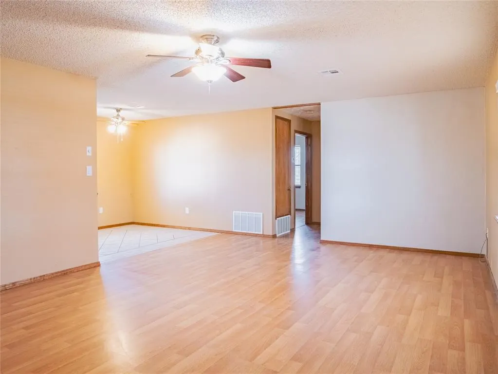 Photo 7 — 311 Crestview Drive, Elgin, OK 73538