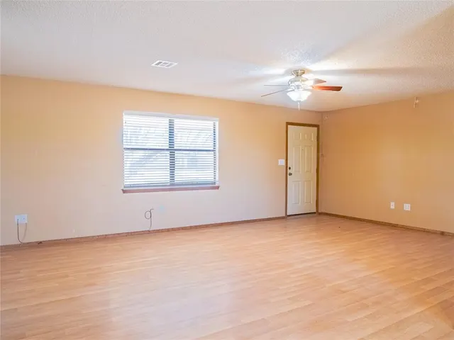 Photo 8 — 311 Crestview Drive, Elgin, OK 73538