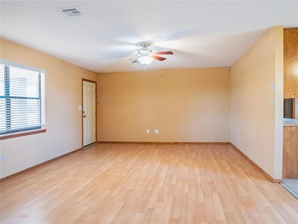 Photo 9 — 311 Crestview Drive, Elgin, OK 73538