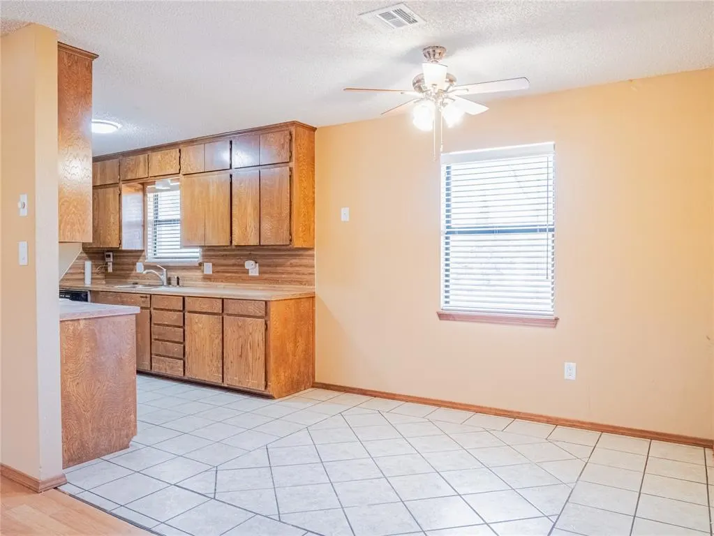 Photo 10 — 311 Crestview Drive, Elgin, OK 73538