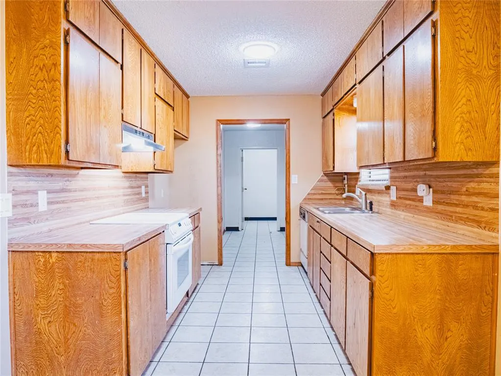 Photo 12 — 311 Crestview Drive, Elgin, OK 73538
