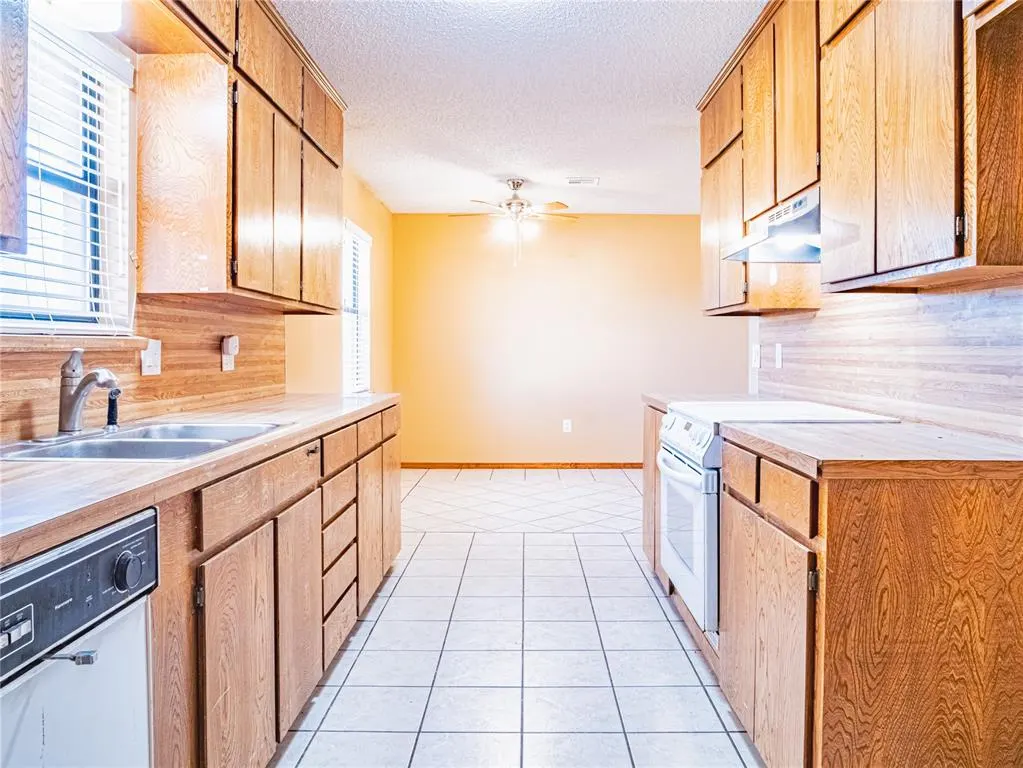 Photo 17 — 311 Crestview Drive, Elgin, OK 73538