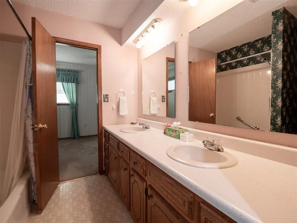 Photo 27 — 4207 N Chapman Avenue, Shawnee, OK 74804