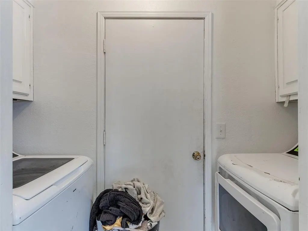 Photo 18 — 6916 Woodlake Drive, Oklahoma City, OK 73132