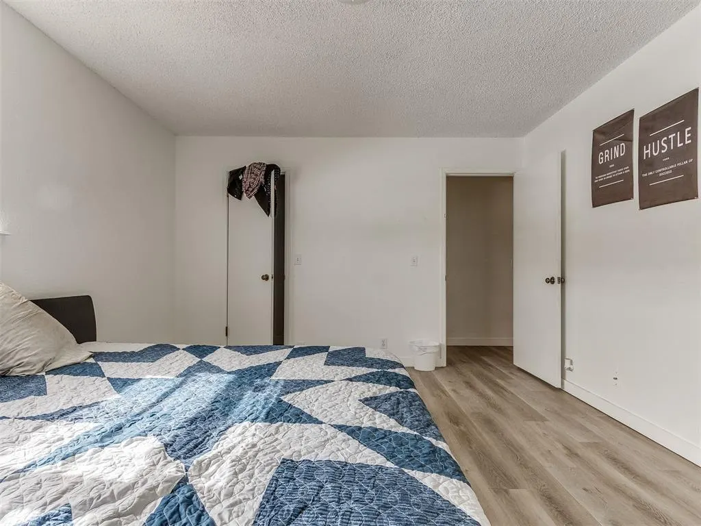 Photo 23 — 6916 Woodlake Drive, Oklahoma City, OK 73132