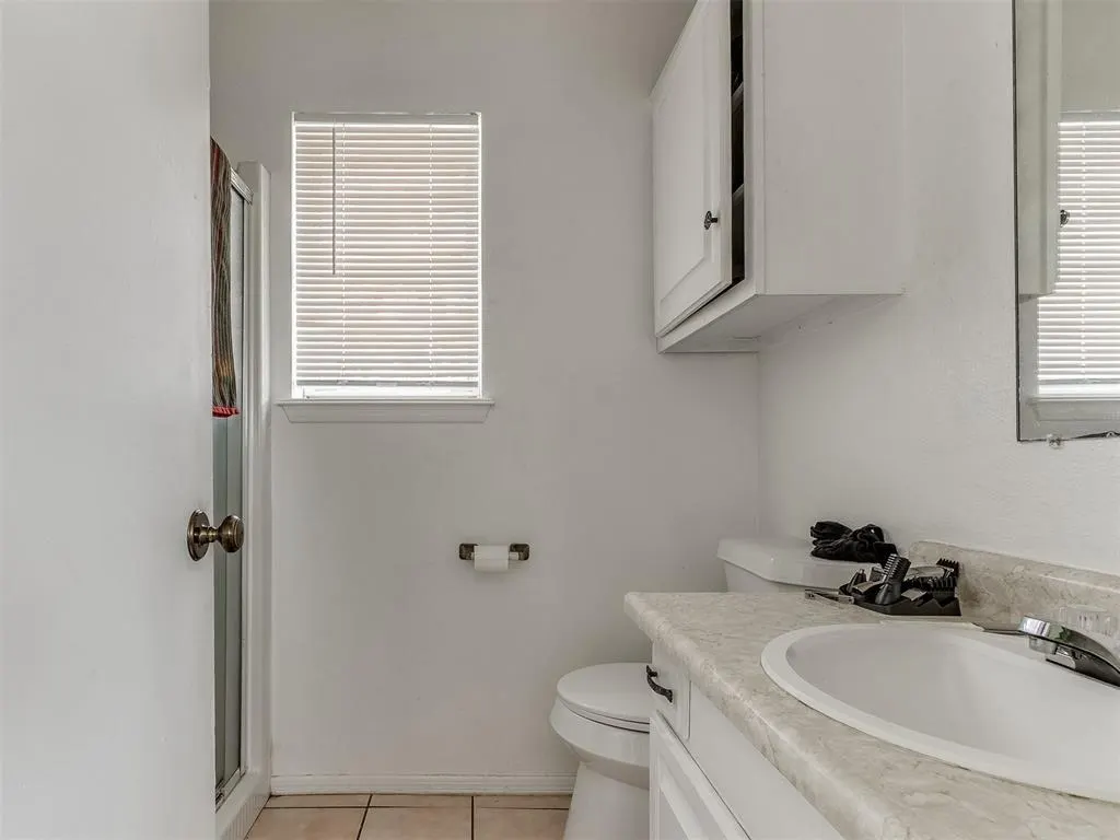 Photo 24 — 6916 Woodlake Drive, Oklahoma City, OK 73132